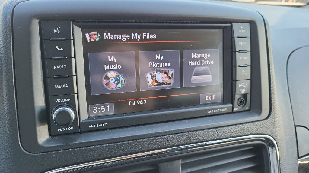 Used 2018 Dodge Grand Caravan SE image 31