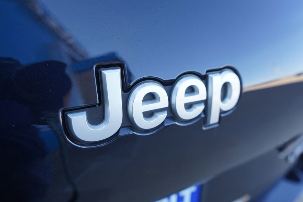 Used 2024 Jeep Grand Cherokee L Limited AWD/4WD image 5