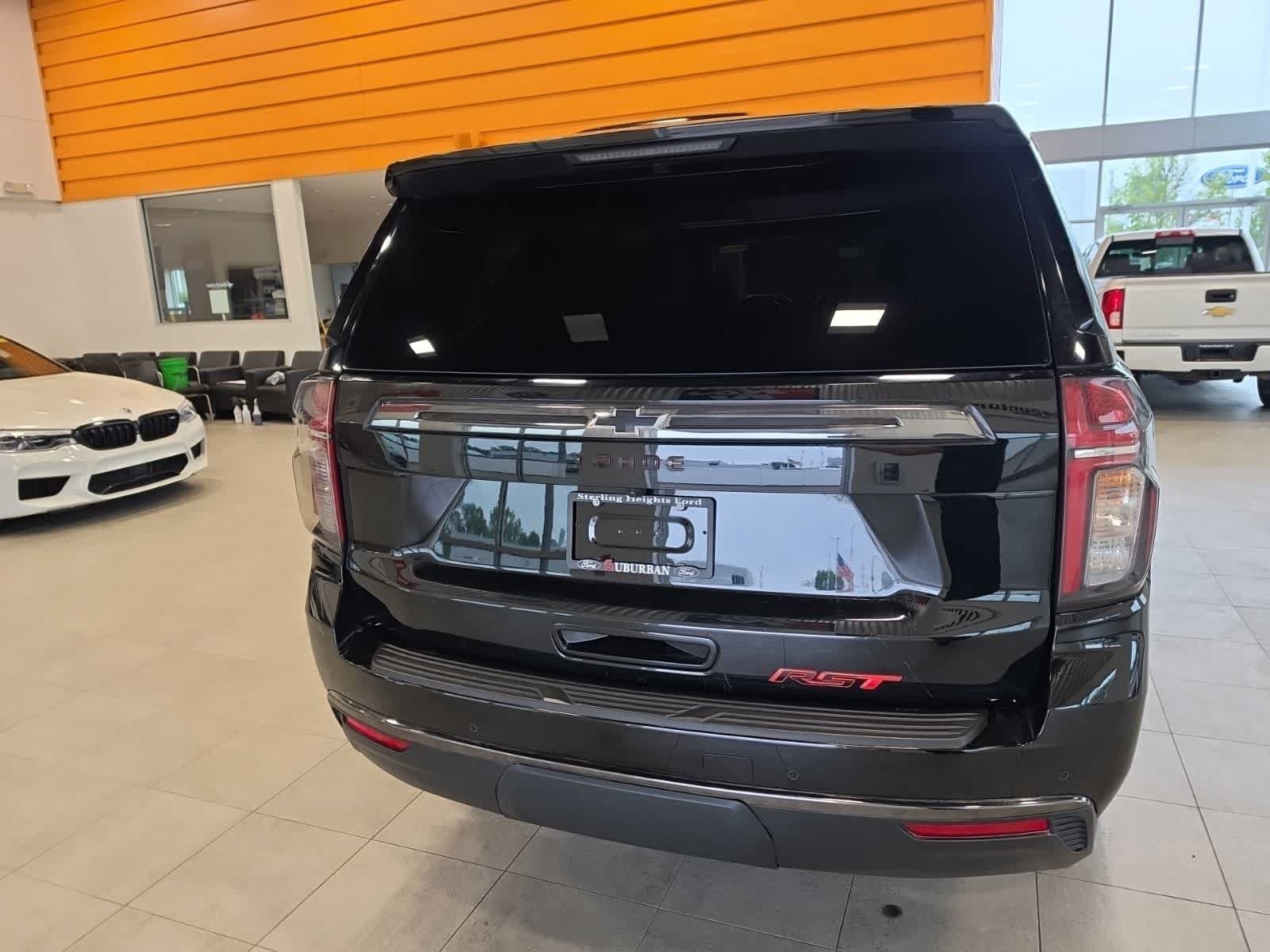 Used 2022 Chevrolet Tahoe RST w/ Luxury Package AWD/4WD image 9