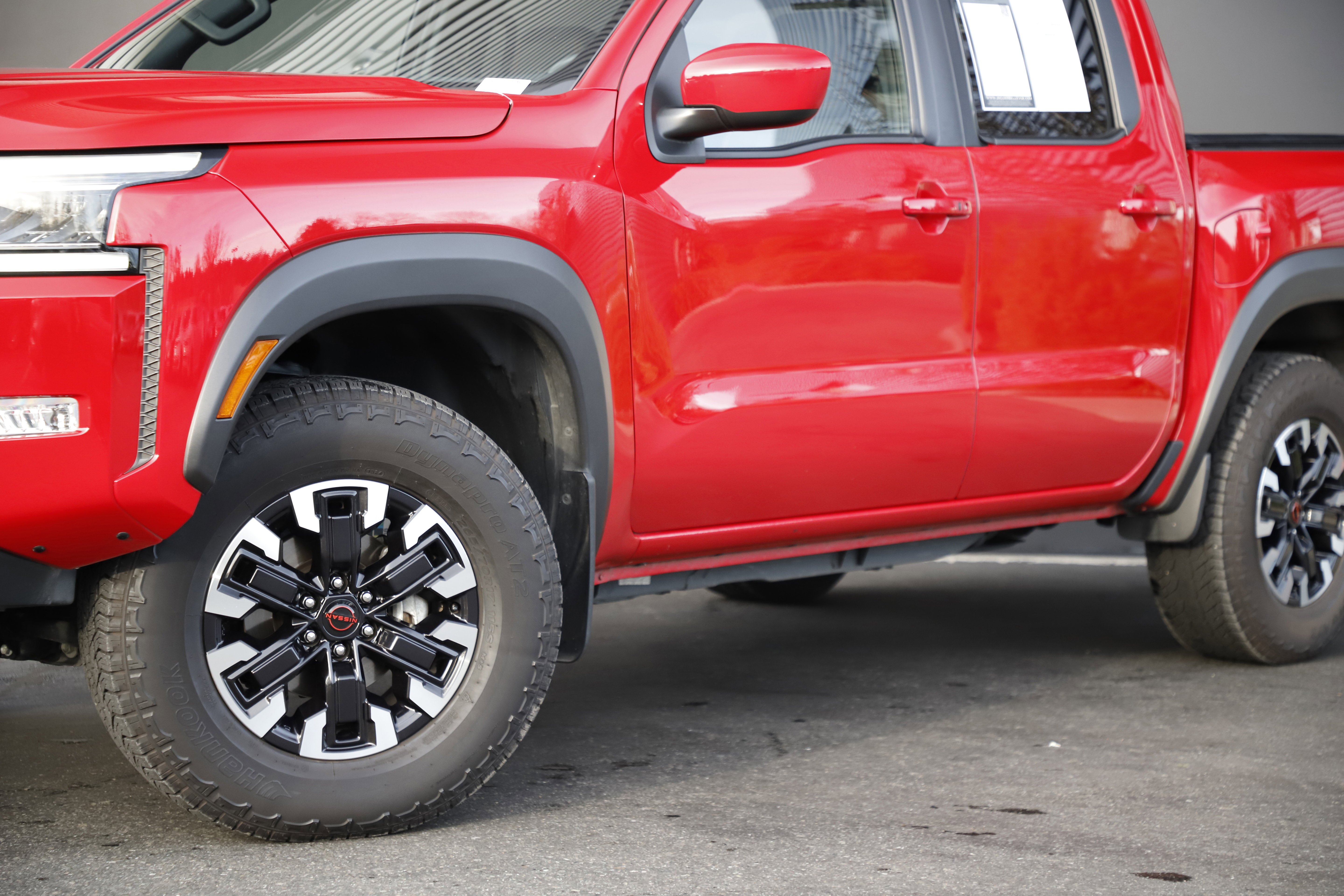 Used 2024 Nissan Frontier PRO-4X w/ Technology Package image 2