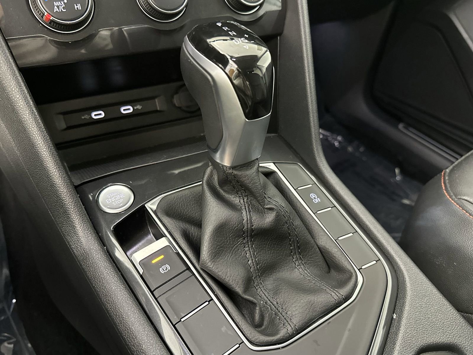 Used 2024 Volkswagen Tiguan Wolfsburg Edition image 24