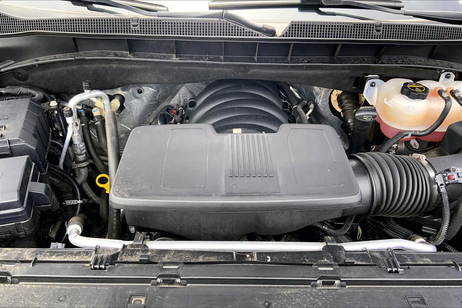 Used 2025 Chevrolet Suburban Z71 AWD/4WD image 31
