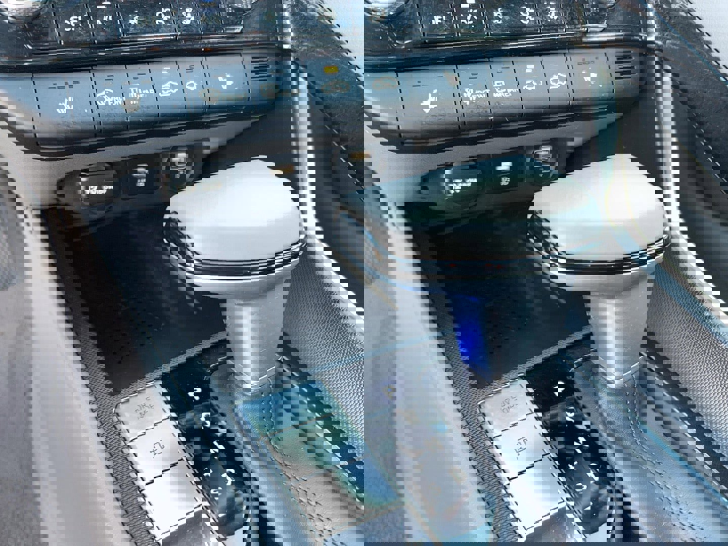 Used 2023 Hyundai Elantra SEL w/ Convenience Package image 19