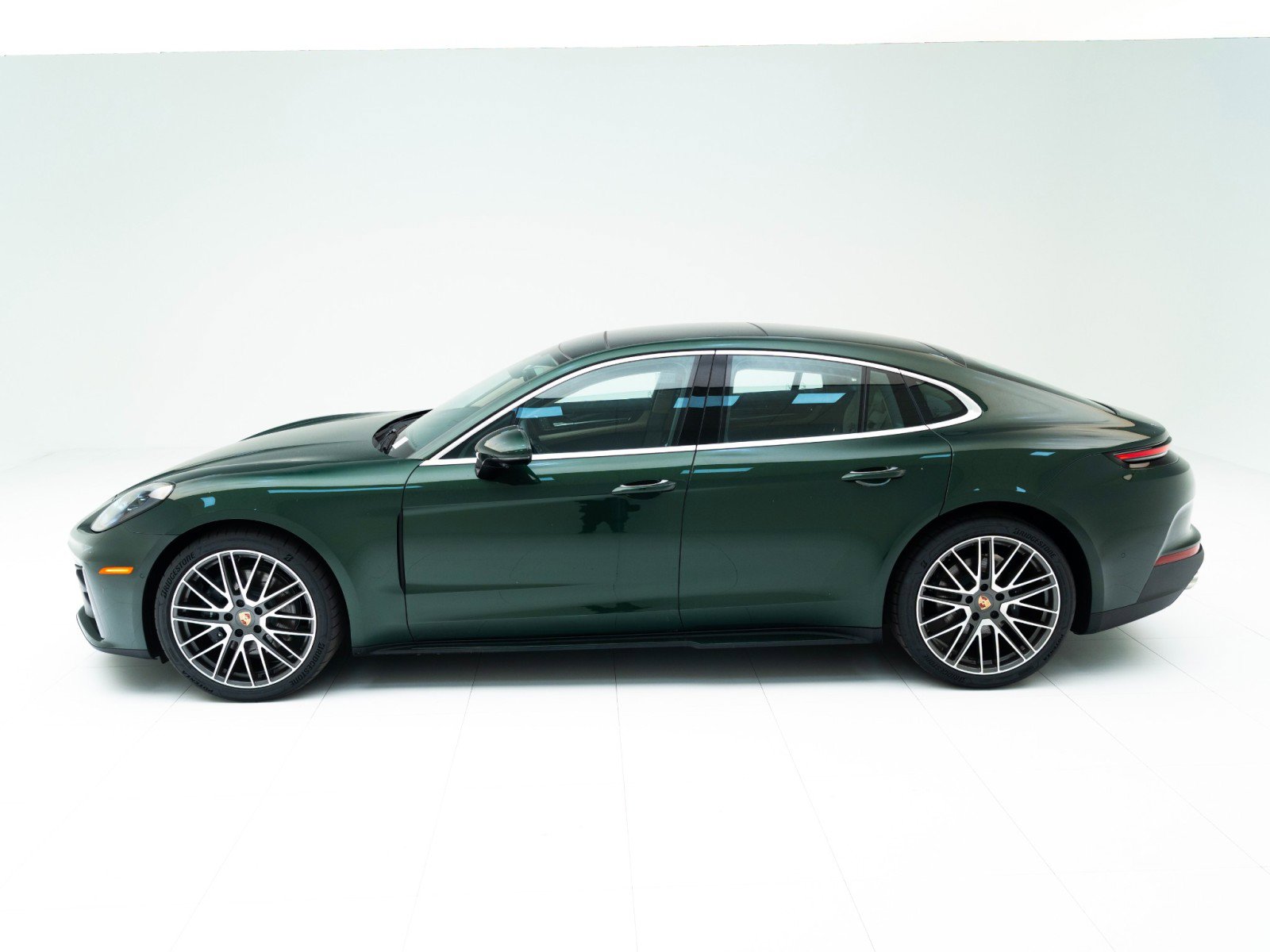 New 2026 Porsche Panamera 4 AWD/4WD image 2