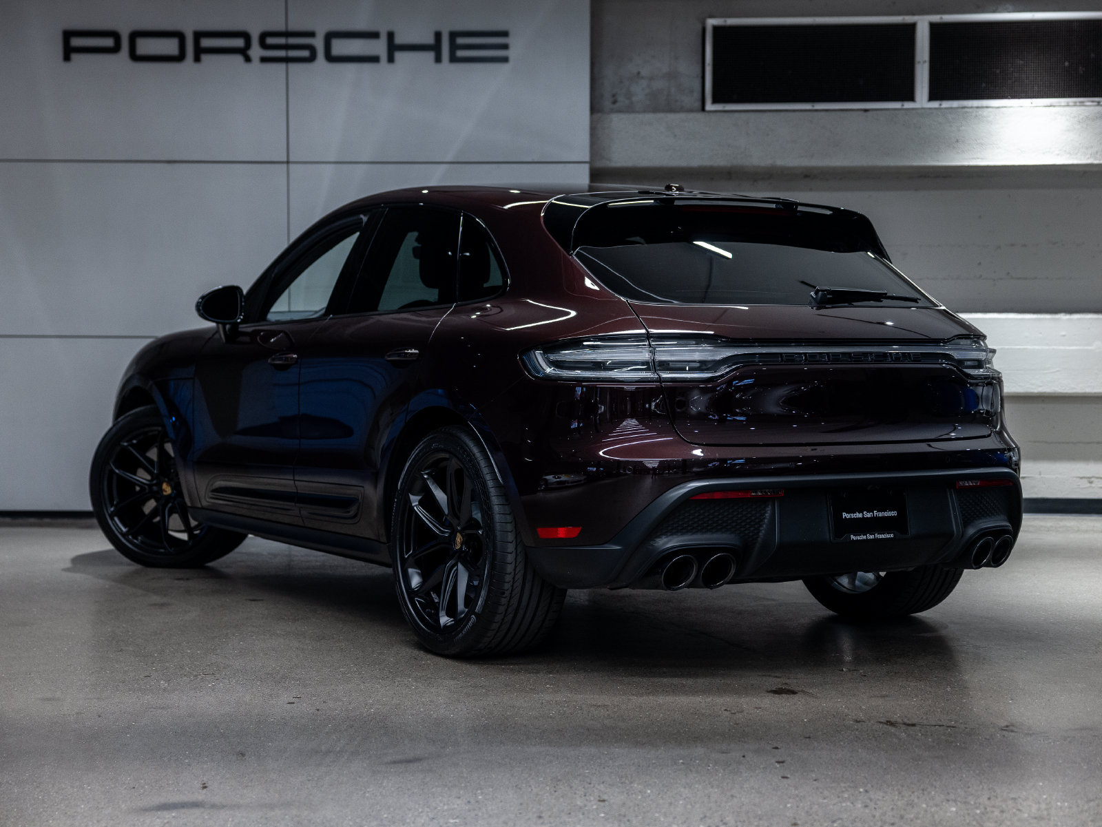 Certified 2024 Porsche Macan GTS AWD/4WD image 3