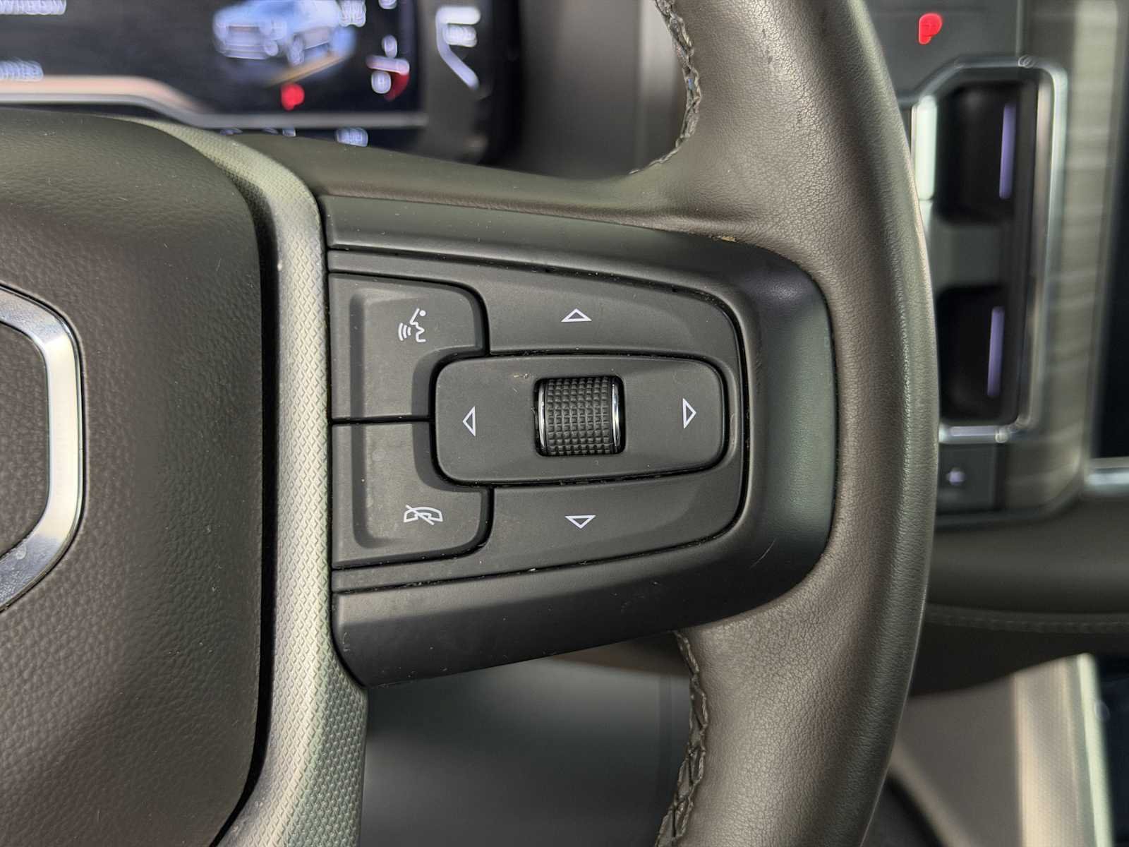 Used 2023 GMC Yukon Denali AWD/4WD image 28