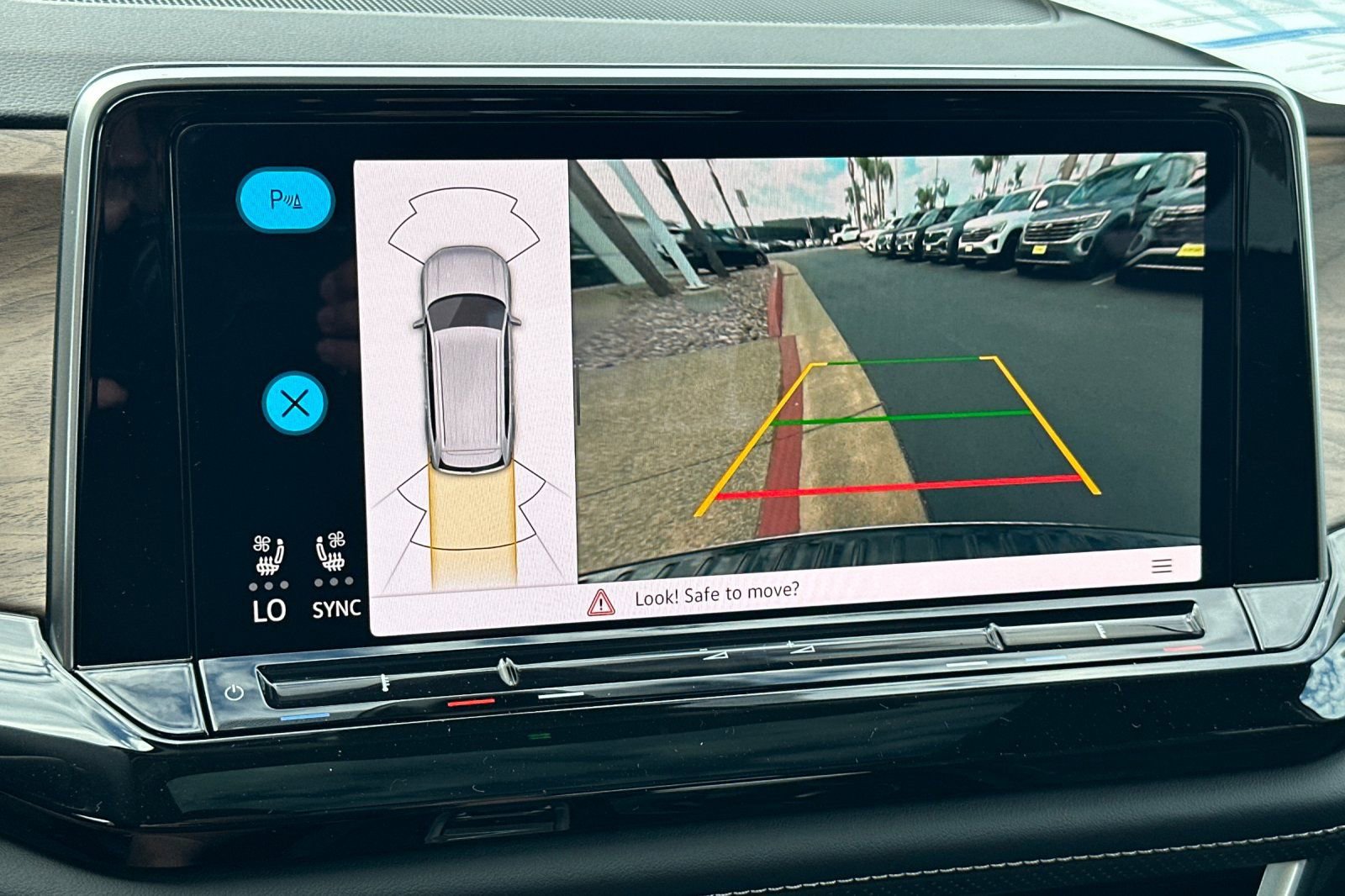 New 2026 Volkswagen Atlas SE image 18