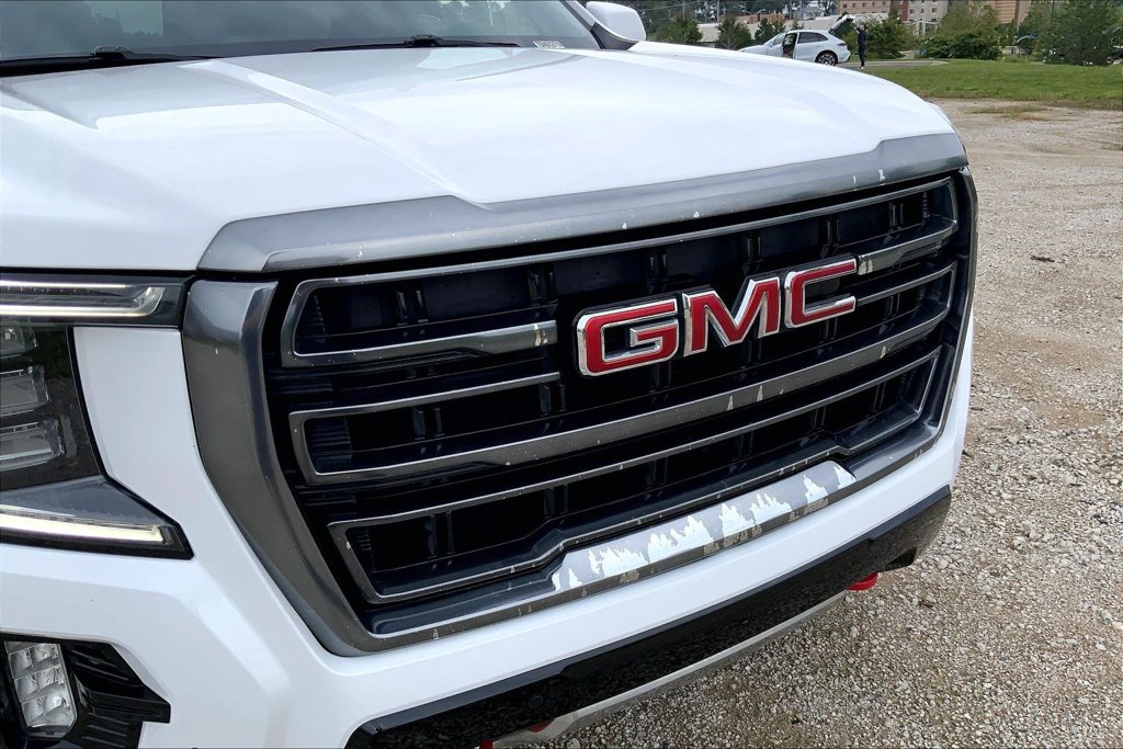 Used 2021 GMC Yukon AT4 w/ Rear Media and Nav Package AWD/4WD image 28