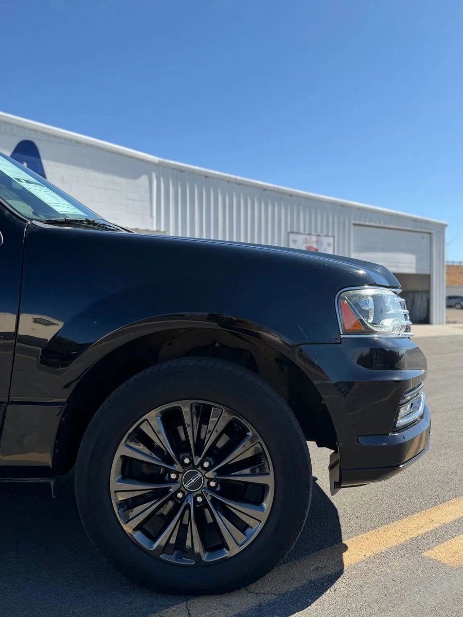 Used 2017 Lincoln Navigator L Select image 2