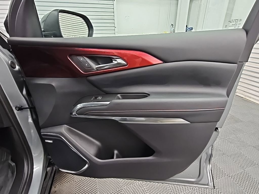 Used 2024 Chevrolet Traverse RS w/ LPO, Floor Liner Package image 45