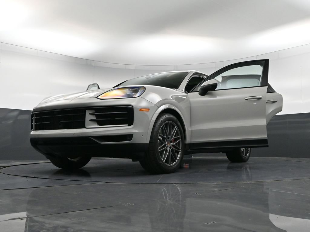 New 2026 Porsche Cayenne S image 39