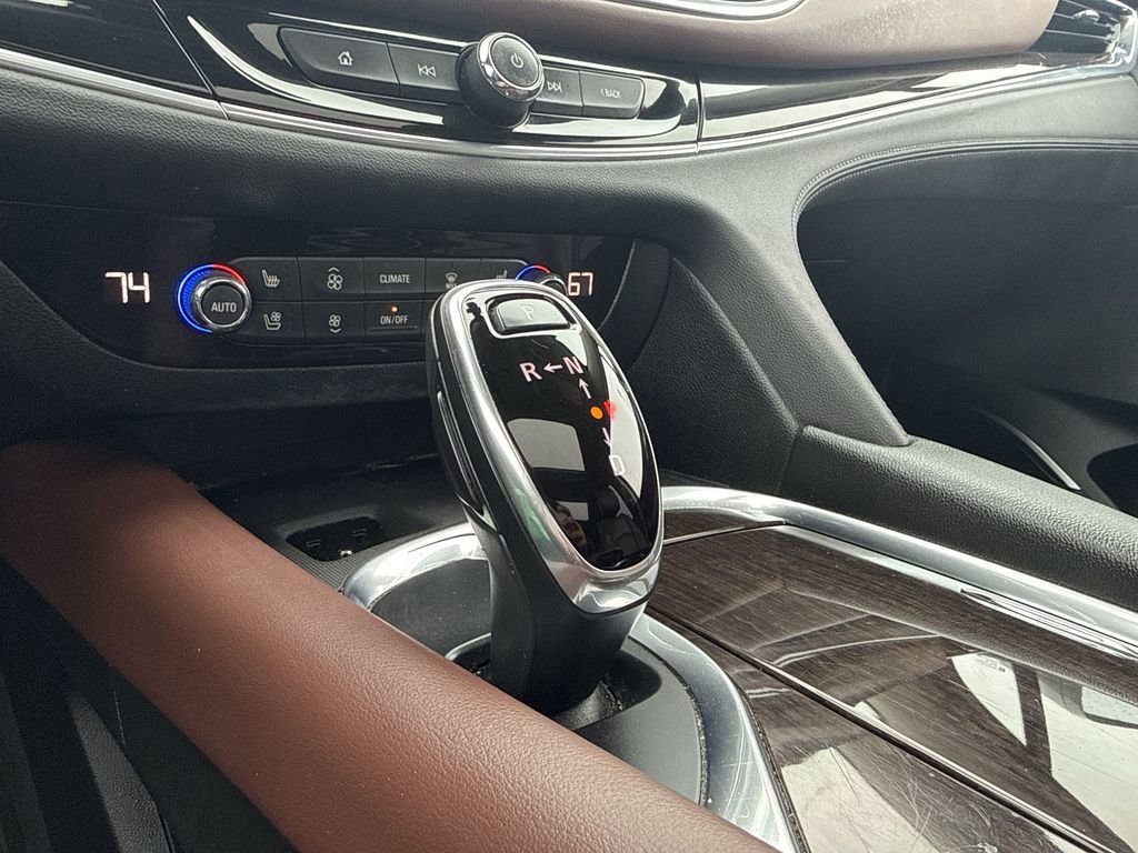 Used 2018 Buick Enclave Avenir w/ Avenir Technology Package image 27