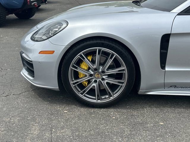 Used 2018 Porsche Panamera 4S image 15