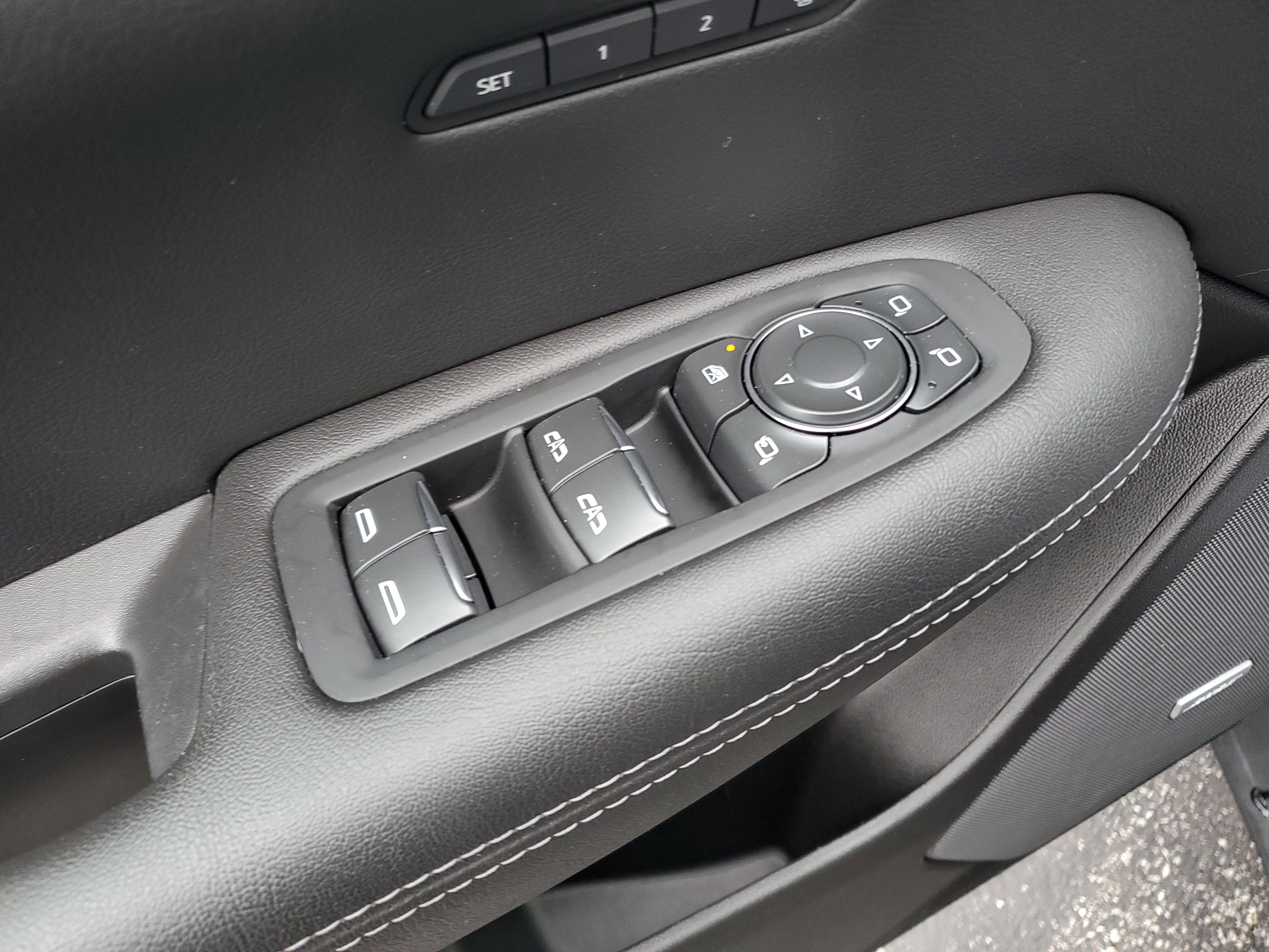 Used 2025 Cadillac XT5 Premium Luxury image 16