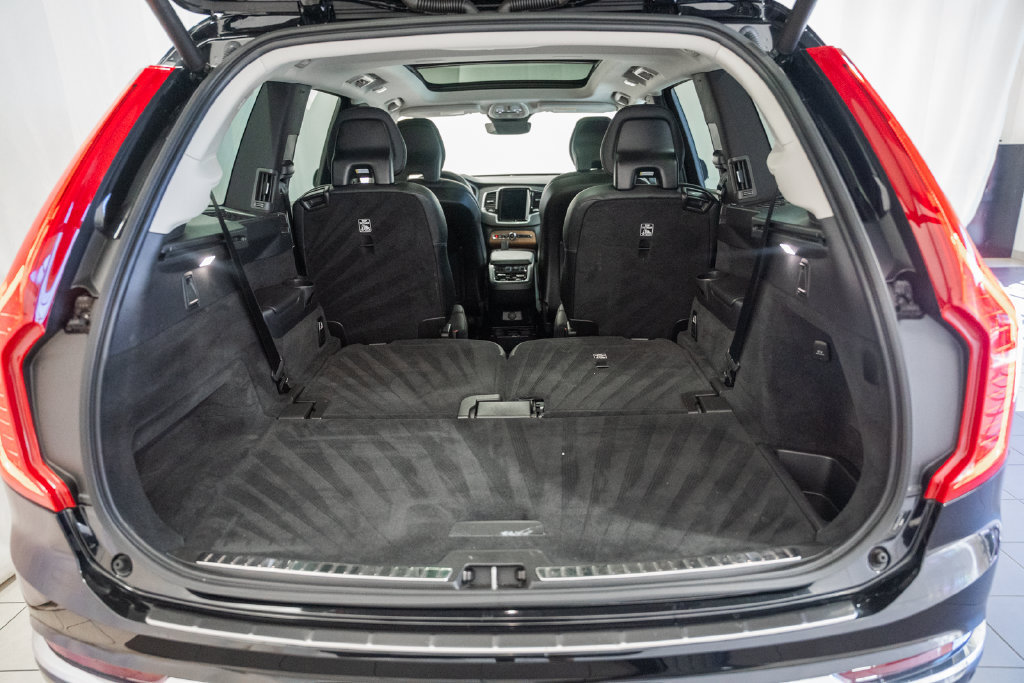 Used 2024 Volvo XC90 B6 Plus AWD/4WD image 9