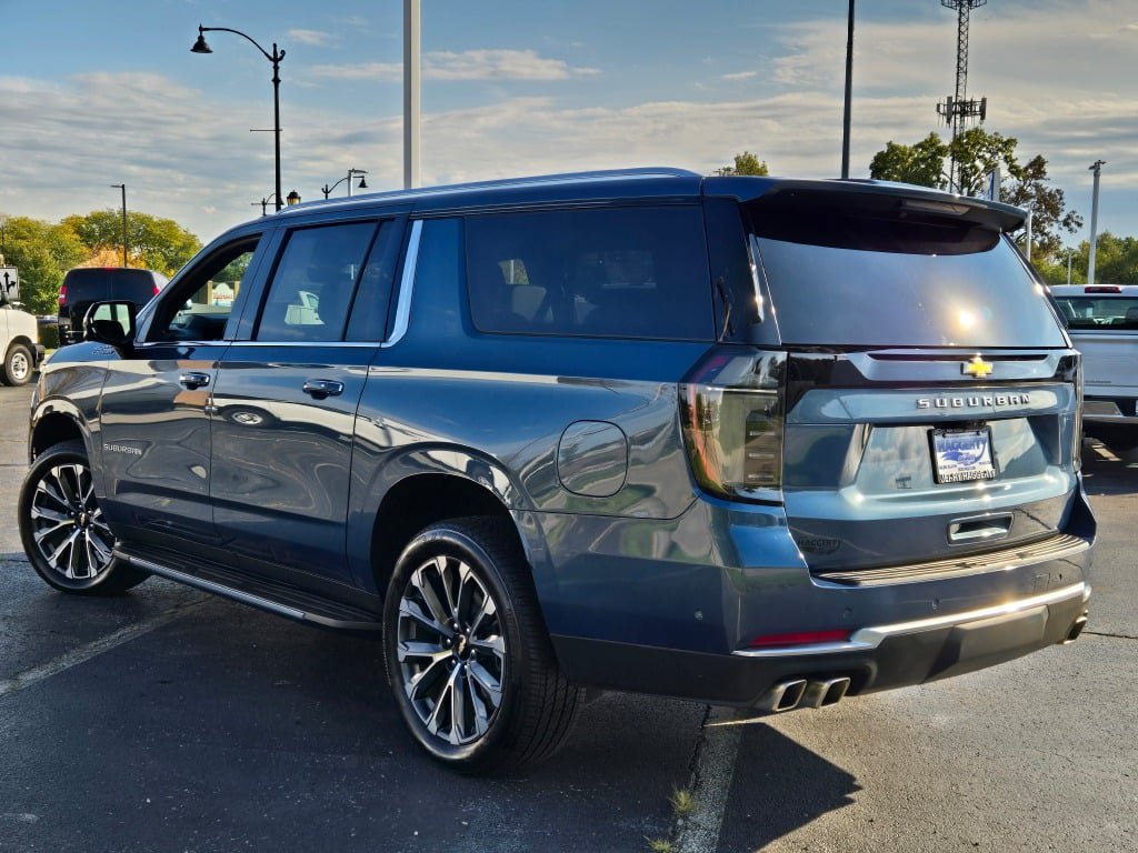 Used 2026 Chevrolet Suburban High Country w/ Sun And Tow Package AWD/4WD image 18
