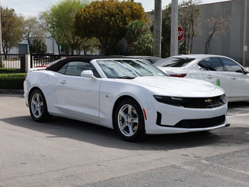 Used 2023 Chevrolet Camaro LT image 3