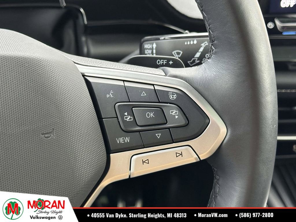 Certified 2025 Volkswagen Atlas Cross Sport SEL R-Line AWD/4WD image 26