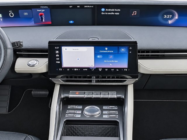 Used 2024 Lincoln Nautilus Reserve AWD/4WD image 29
