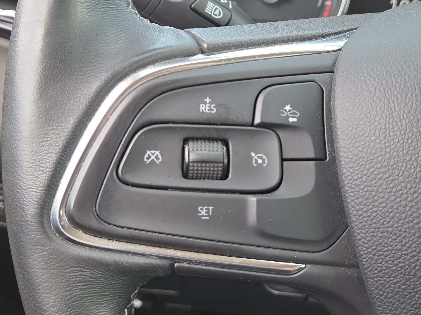 Used 2023 Buick Encore GX Preferred w/ Cold Weather Comfort Package AWD/4WD image 8