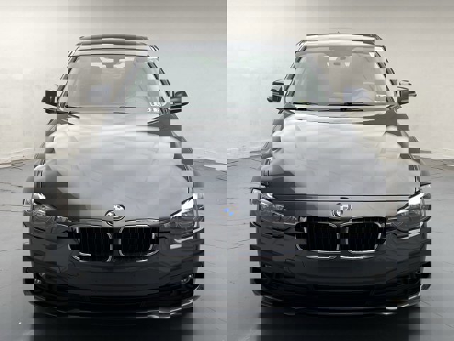 Used 2017 BMW 320i xDrive Sedan image 8