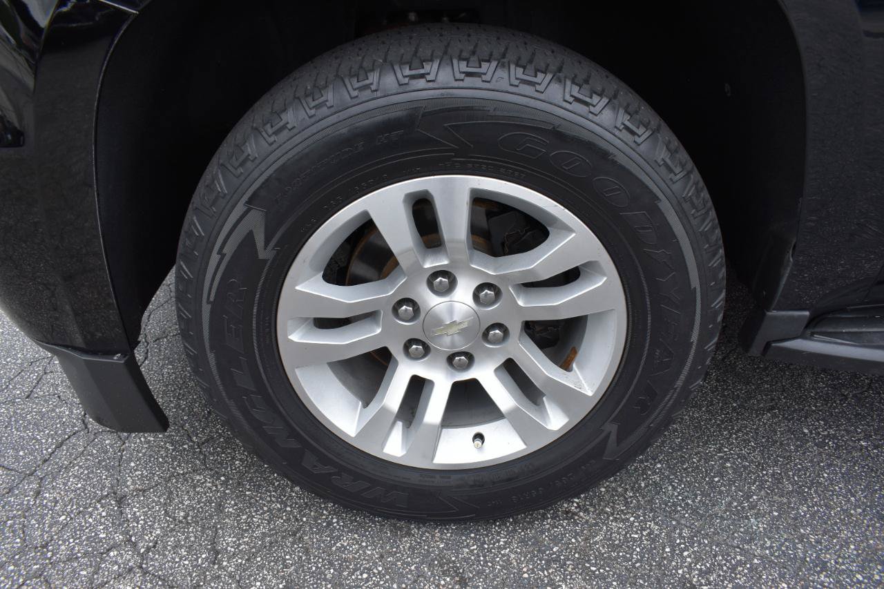 Used 2019 Chevrolet Suburban LT AWD/4WD image 33