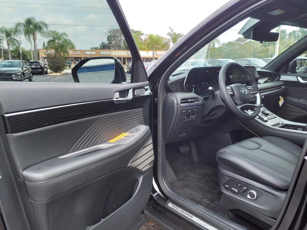 Used 2024 Hyundai Palisade Calligraphy image 12