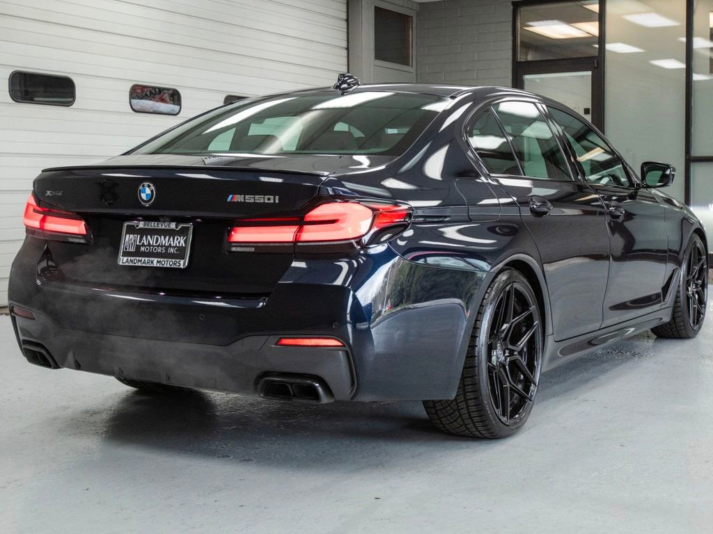 Used 2022 BMW M550i xDrive w/ Dynamic Handling Package image 41