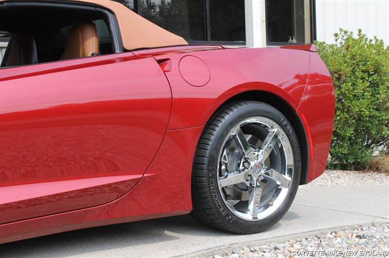 Used 2015 Chevrolet Corvette Stingray Convertible w/ 2LT Preferred Equipment Group RWD image 14