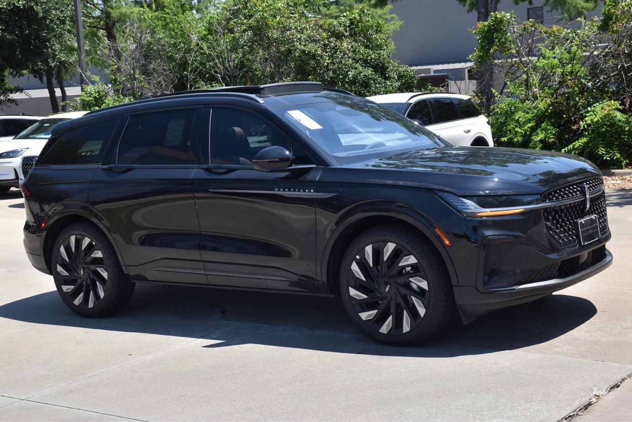New 2026 Lincoln Nautilus Reserve AWD/4WD image 11