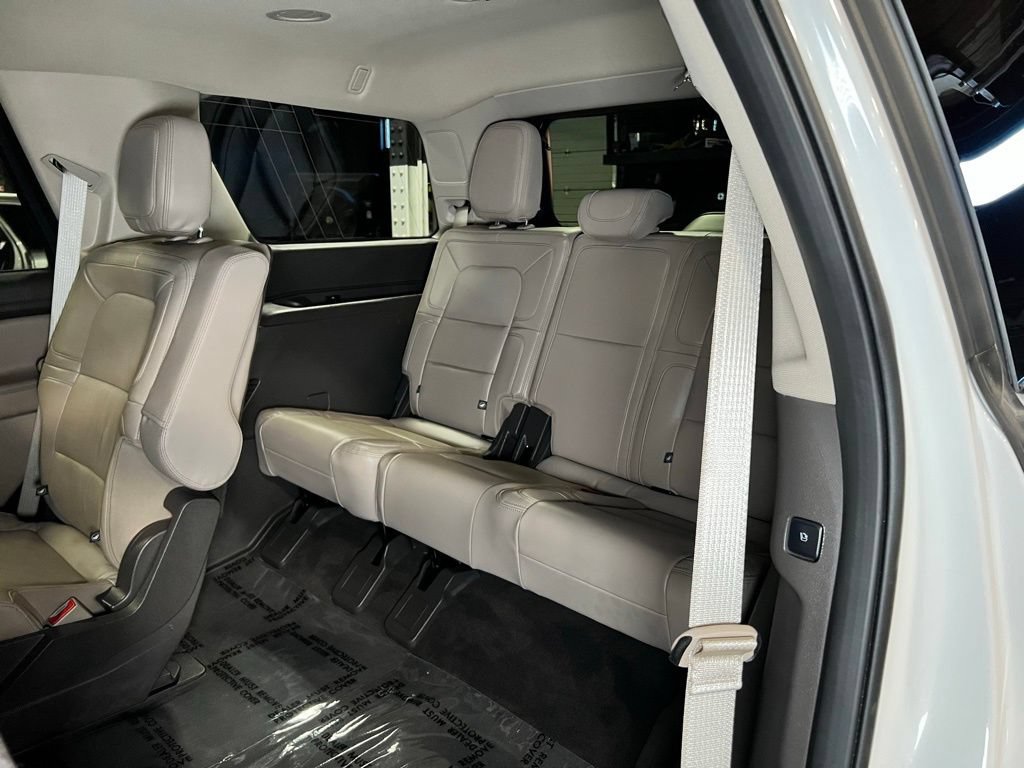 Used 2024 Lincoln Navigator Reserve AWD/4WD image 16