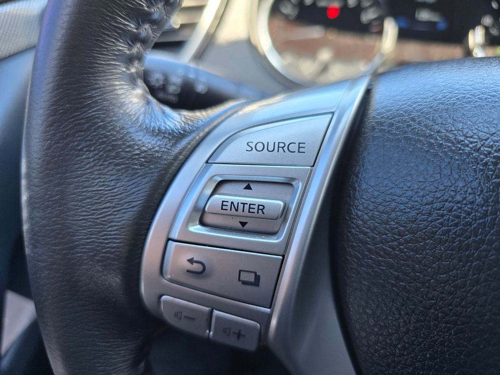 Used 2015 Nissan Rogue SL image 20