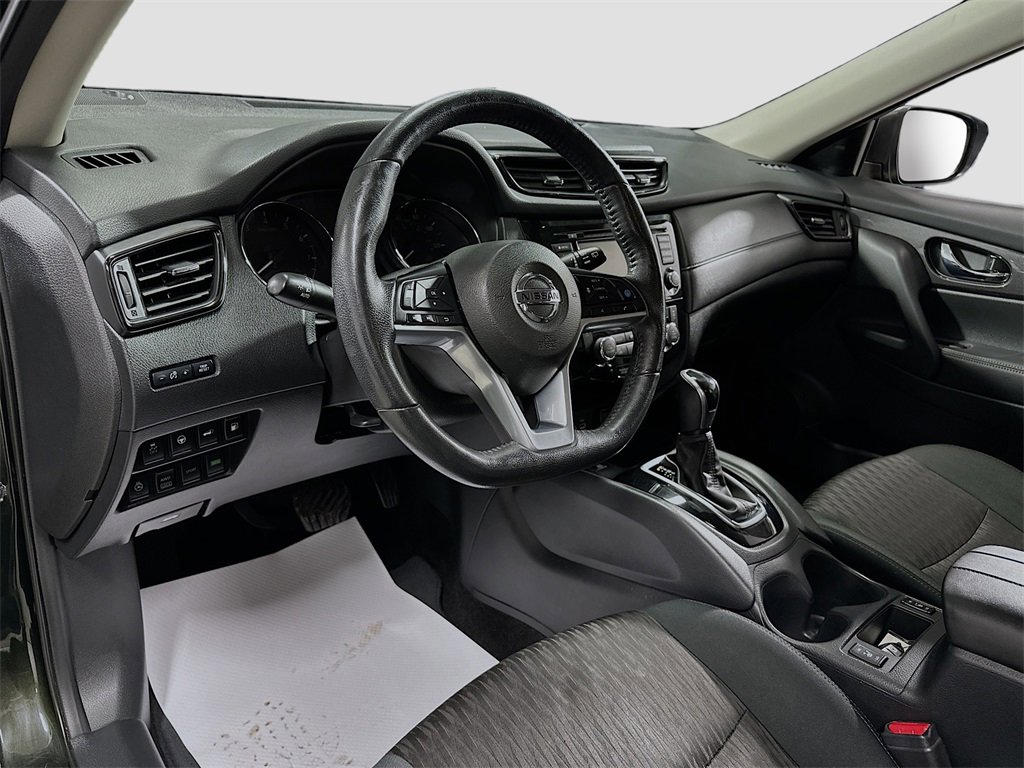 Used 2019 Nissan Rogue SV w/ Premium Package image 10