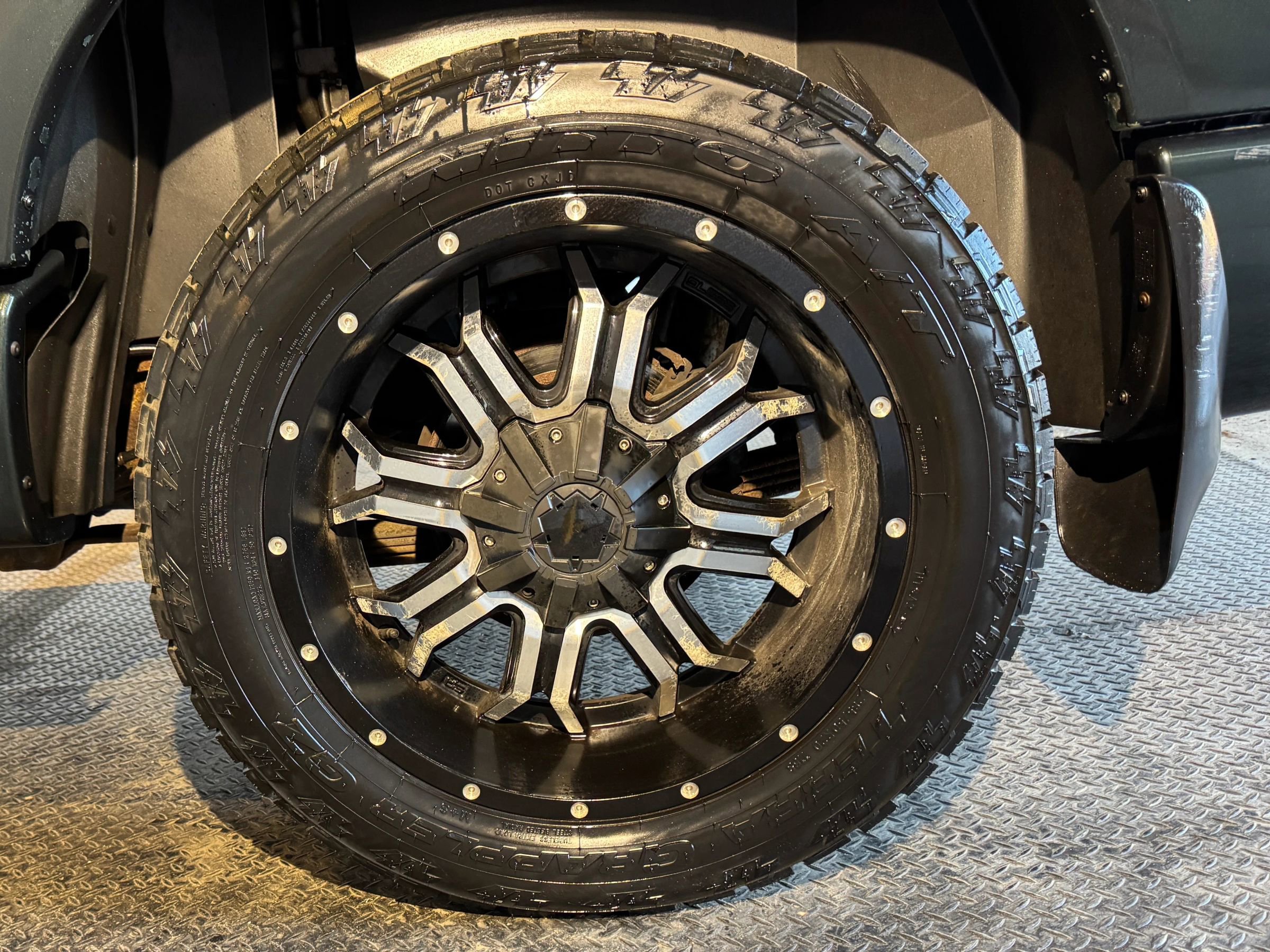 Used 2004 Ford Explorer Sport Trac XLT image 21