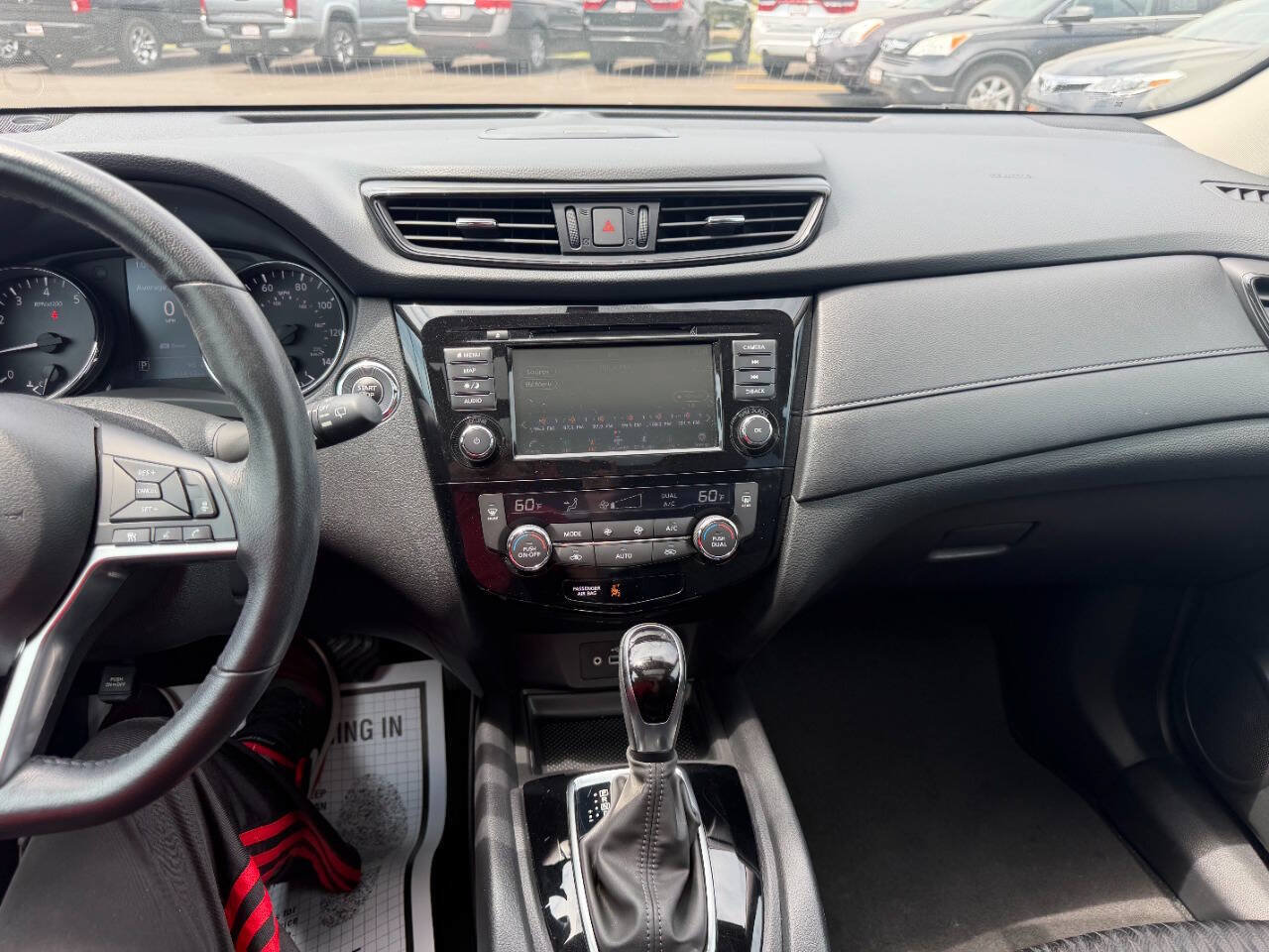 Used 2018 Nissan Rogue SV w/ Sun & Sound Touring Package AWD/4WD image 28