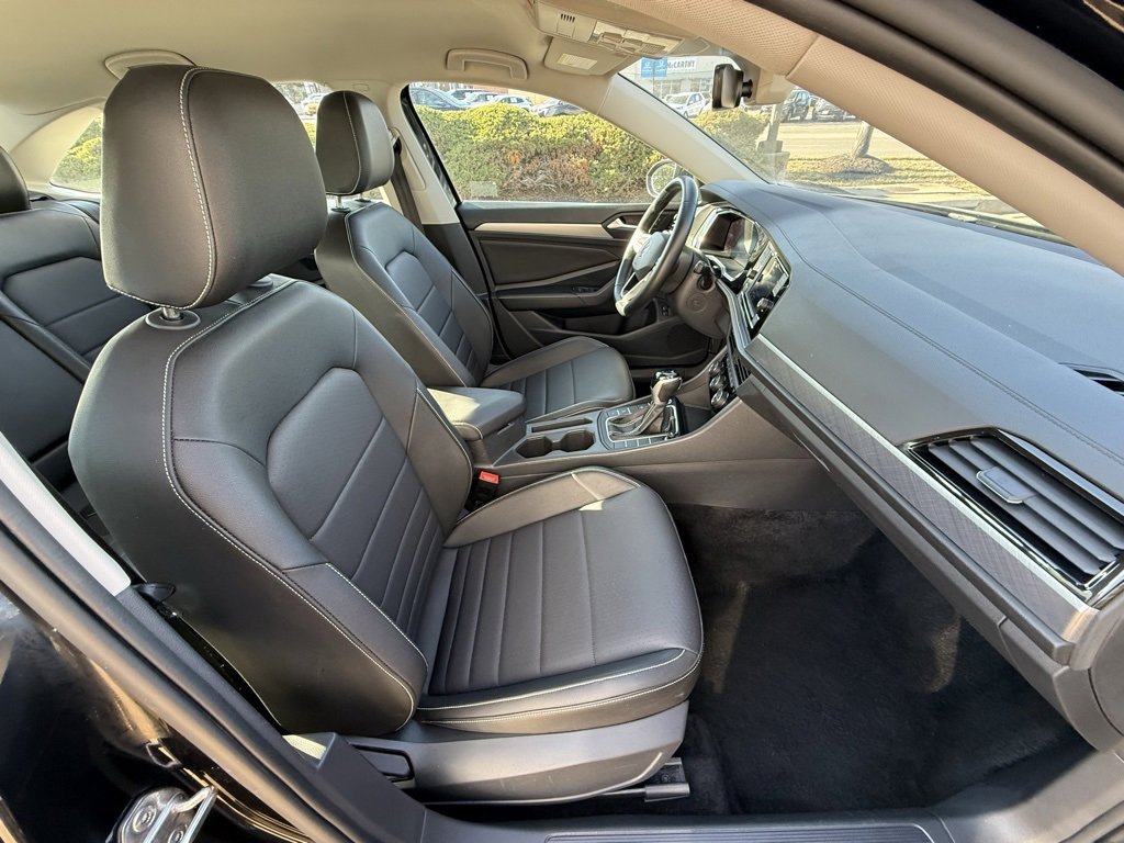 Used 2024 Volkswagen Jetta SE image 39