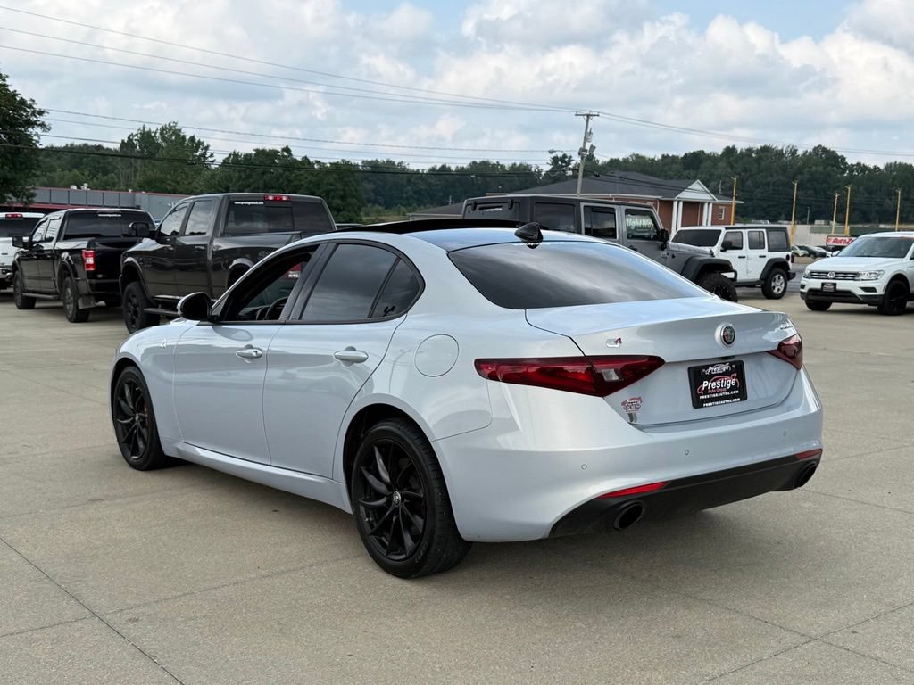 Used 2022 Alfa Romeo Giulia Sprint AWD/4WD image 4