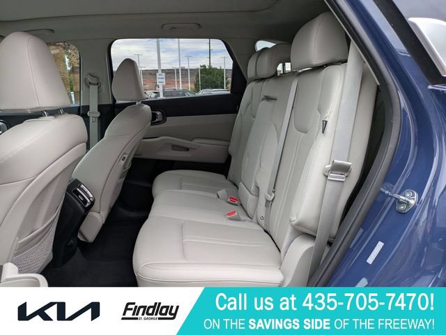 Certified 2025 Kia Sorento S w/ Panoramic Sunroof Package AWD/4WD image 30
