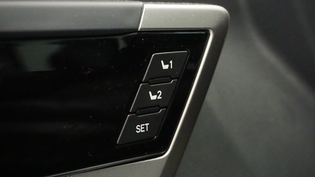 Used 2025 Toyota Tundra Limited image 25