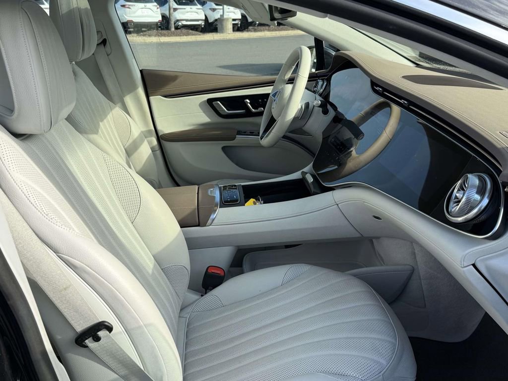 Used 2022 Mercedes-Benz EQS 580 4MATIC Sedan image 15