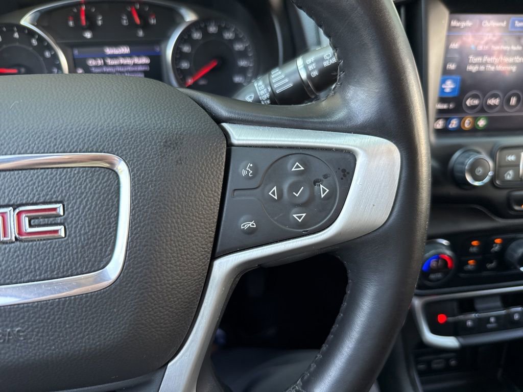 Used 2022 GMC Terrain SLT w/ Tech Package image 32