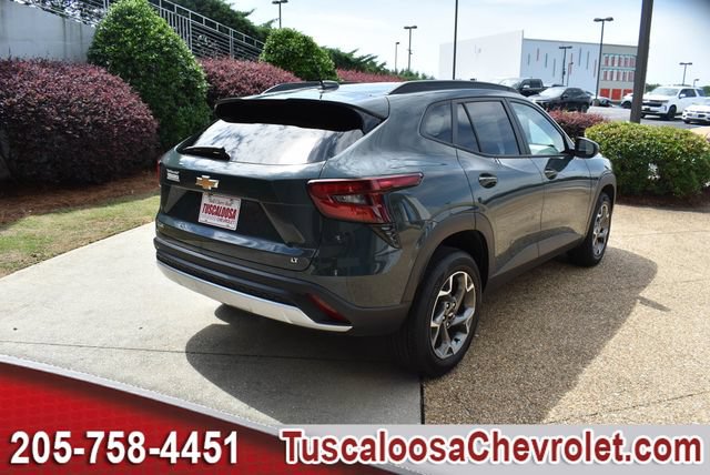 Used 2025 Chevrolet Trax LT FWD image 10