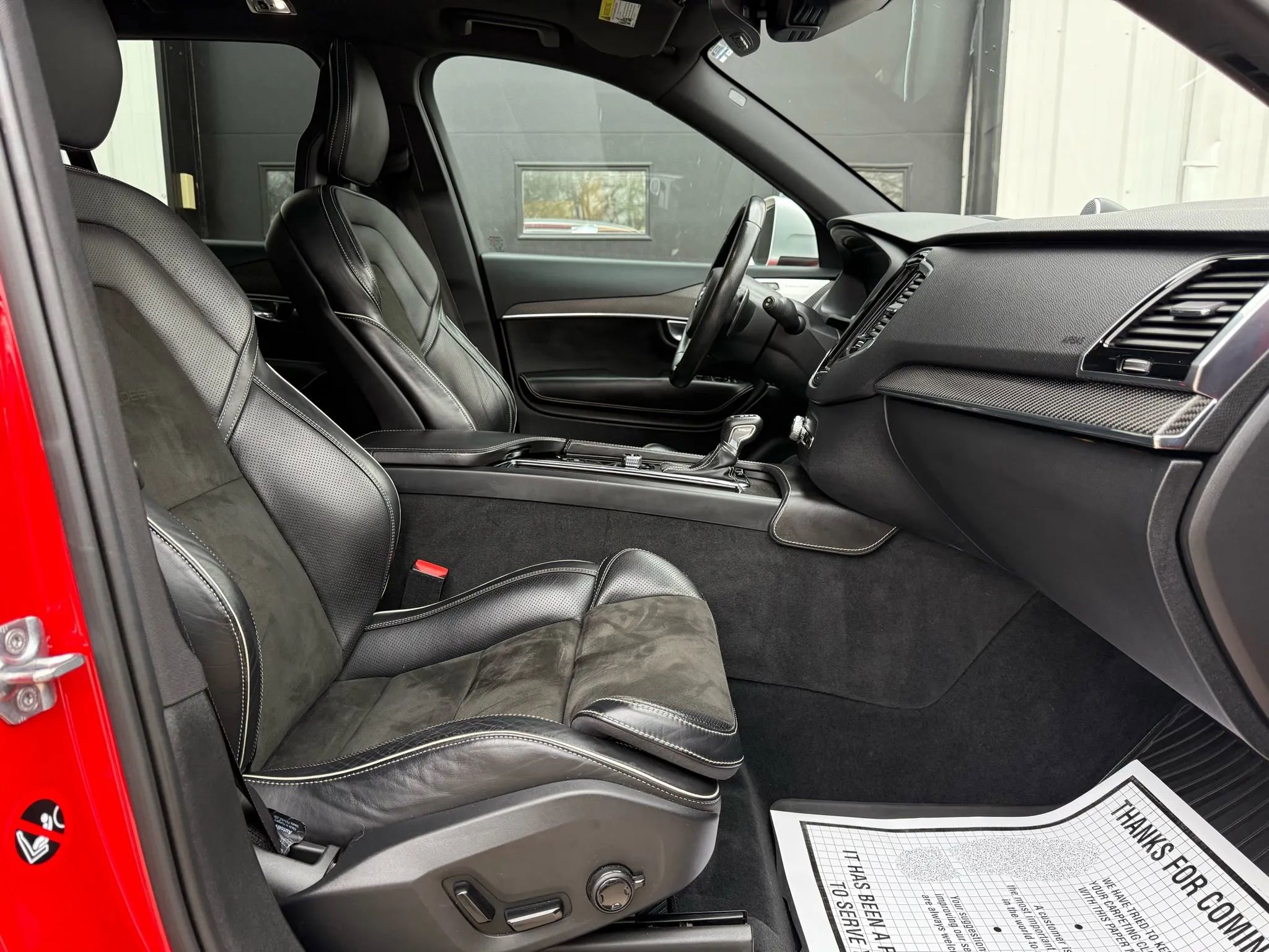 Used 2017 Volvo XC90 T6 R-Design w/ Vision Package image 9