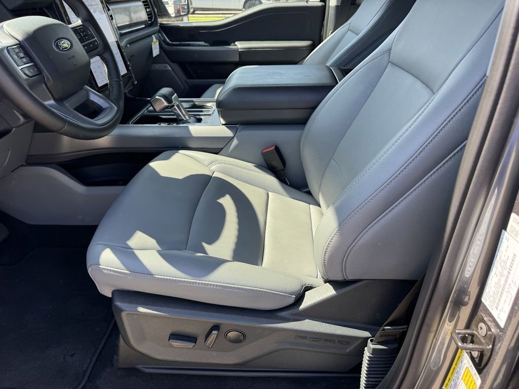 Used 2025 Ford F150 Lightning Flash AWD/4WD image 15