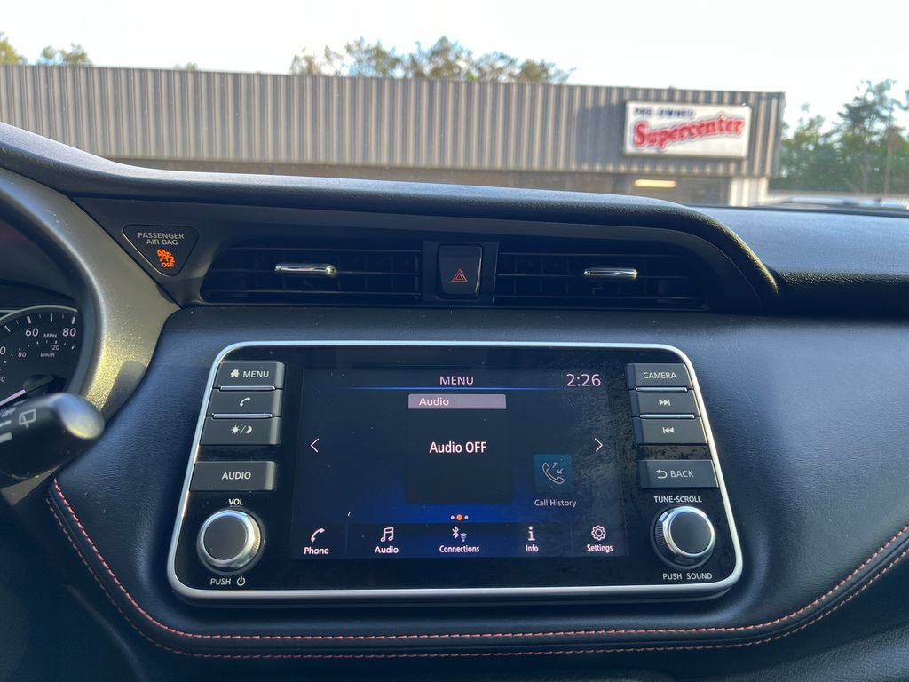 Used 2019 Nissan Kicks SR w/ SR Premium Package FWD image 16
