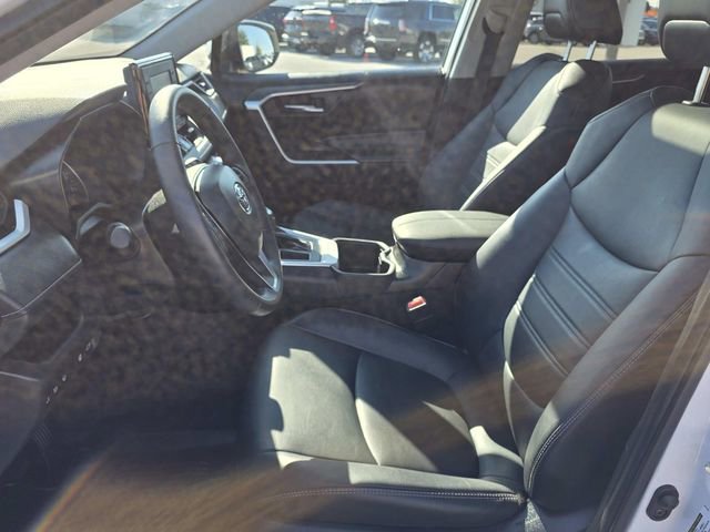 Used 2022 Toyota RAV4 XLE Premium image 8