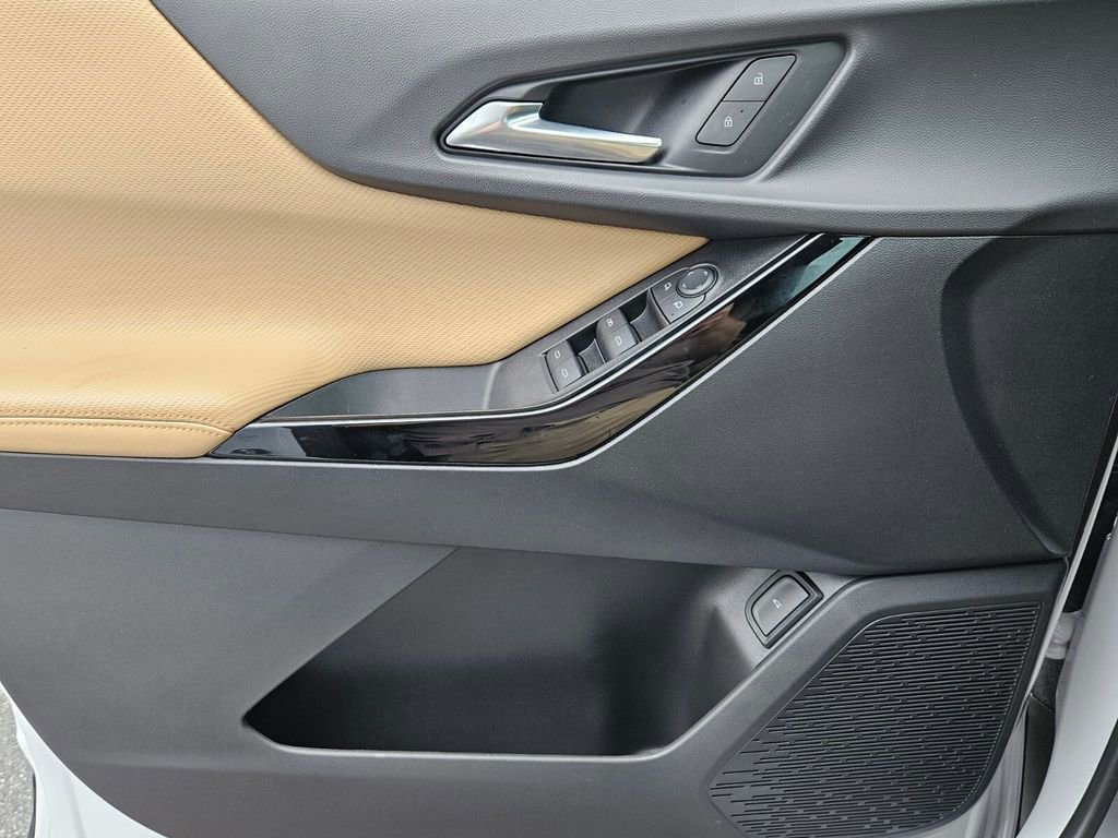 Used 2025 Chevrolet Equinox ACTIV w/ Safety and Technology Package image 25