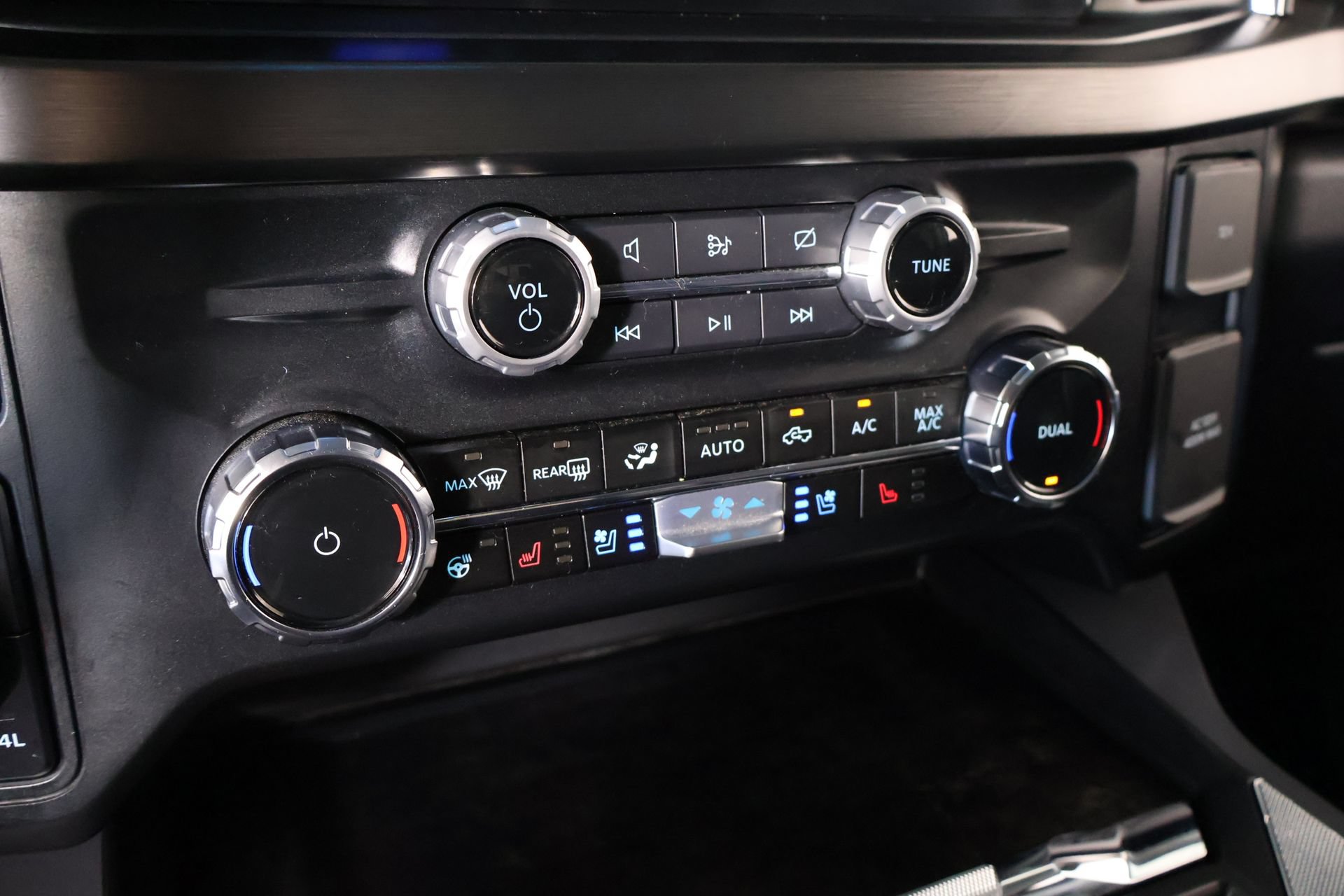 Used 2024 Ford F250 Lariat w/ Lariat Ultimate Package AWD/4WD image 8