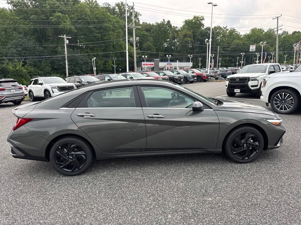 New 2026 Hyundai Elantra SEL Sport Premium FWD image 4