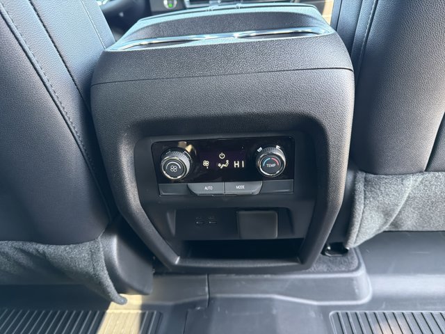 New 2026 Chevrolet Traverse LT image 32